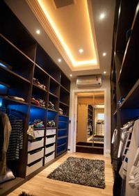 Большая открытая гардеробная комната с комбинированным наполнением Уральск